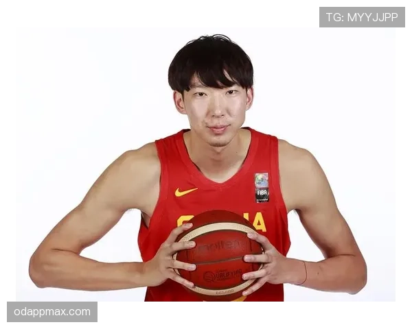 刷到周琦的早餐照：鱼子酱配香槟，瞬间怀疑自己的人生规划