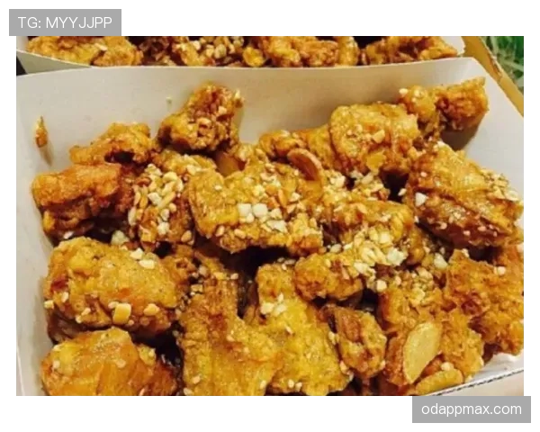 常园训练完偷偷吃炸鸡被拍，这自律人设差点绷不住